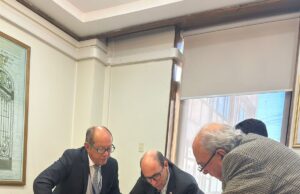 Alcalde de Villarrica gestiona importantes proyectos en Santiago