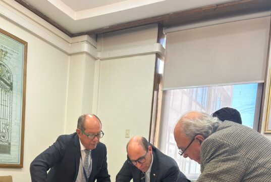Alcalde de Villarrica gestiona importantes proyectos en Santiago