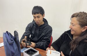 Junaeb invierte más de $13 millones en audífonos para estudiantes de La Araucanía