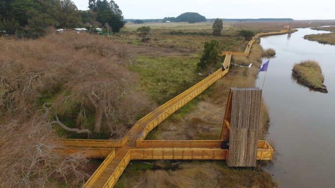 MOP entrega a la comunidad Mateo Nahuelpán obra de pasarela Monkul en Carahue