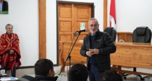 Gobernador René Saffirio lidera mesa de trabajo con comunidades del Lago Budi para impulsar soluciones concretas en Saavedra