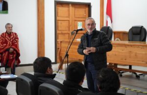 Gobernador René Saffirio lidera mesa de trabajo con comunidades del Lago Budi para impulsar soluciones concretas en Saavedra