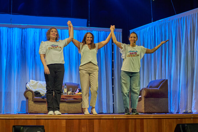 A teatro lleno se presentó la obra «amiga date cuenta» en centro cultural de Lautaro