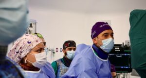 Operativo de Hospital Villarrica y UC CHRISTUS resuelve atenciones de especialidad y cirugías urológicas de 150 pacientes del nodo lacustre
