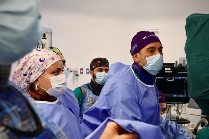 Operativo de Hospital Villarrica y UC CHRISTUS resuelve atenciones de especialidad y cirugías urológicas de 150 pacientes del nodo lacustre