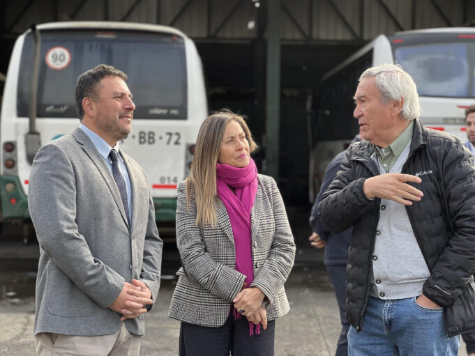 SENDA Araucanía y empresa Línea 8 impulsan acuerdo para promover bienestar y prevención en el transporte público