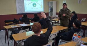 Carabineros realiza charlas preventivas sobre bullying, ciberbullying y responsabilidad penal a estudiantes de Freire y Pitrufquén