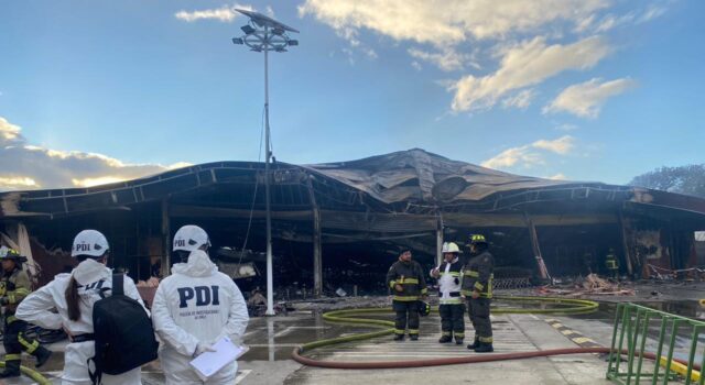 SML trabaja en el levantamiento del cuerpo de joven de 26 años fallecida en incendio de mall chino en Pitrufquén