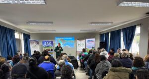Más de 100 productores participaron en charla sobre prevención de gripe aviar en Pitrufquén