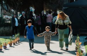 Agrupación Mailén deslumbró con desfile de modas tejido a mano en Freire: evento contó con apoyo del municipio