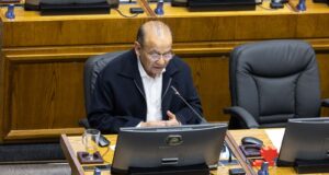 “Desarrollo social y mujer deberán responder”: senador Celis oficia por eventual cierre de fundación de las familias
