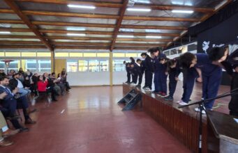 Escuela Standard de Temuco potencia la educación artística con teatro escolar y exposición patrimonial