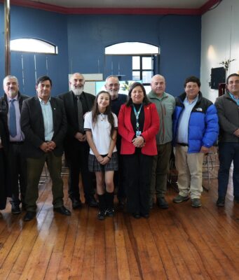 Gobernador René Saffirio avanzará en proyectos claves para fortalecer la educación pública en la Costa Araucanía