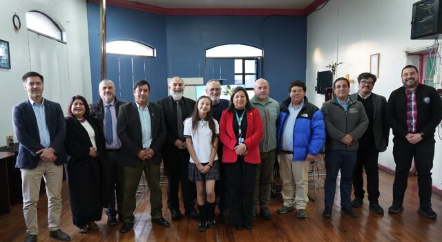 Gobernador René Saffirio avanzará en proyectos claves para fortalecer la educación pública en la Costa Araucanía