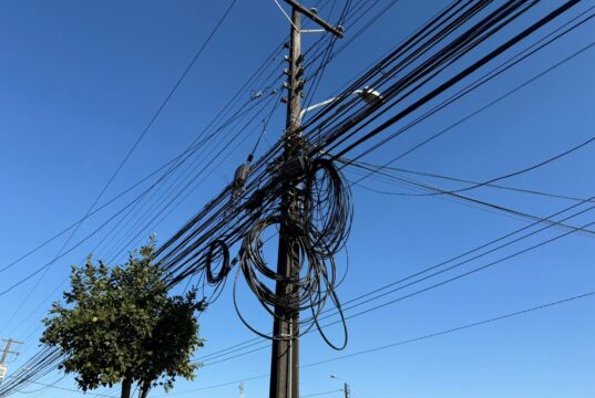 Municipalidad y empresas de telecomunicaciones avanzan en la implementación de la ley “chao cables” en Pitrufquén