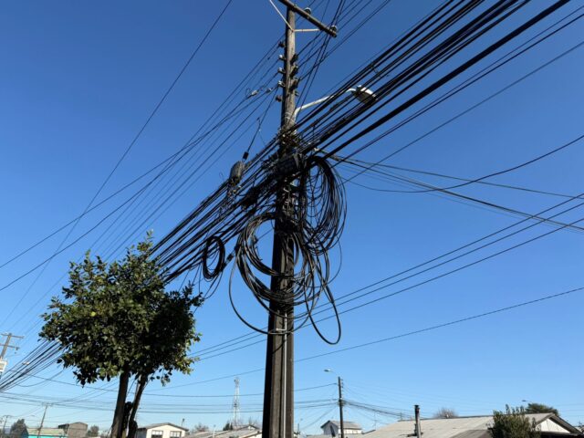 Municipalidad y empresas de telecomunicaciones avanzan en la implementación de la ley “chao cables” en Pitrufquén