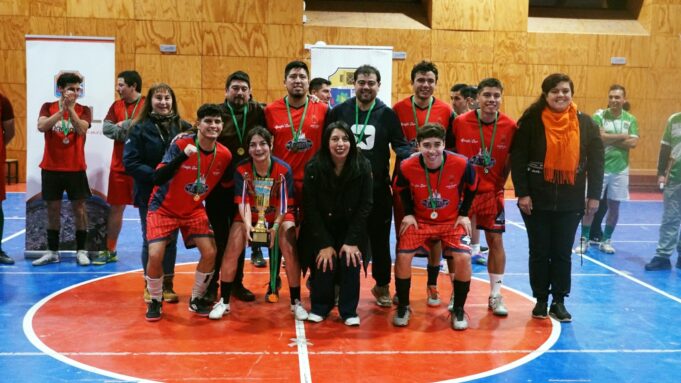 Supermercados El Tote se corona campeón del interempresas de futsal 2026 en Pitrufquén