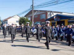 Teodoro Schmidt rindió emotivo homenaje a las Glorias navales con acto cívico y desfile