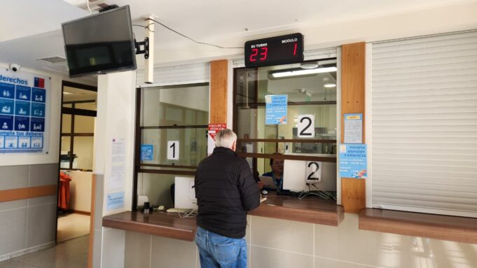 Cesfam de Pitrufquén implementa nuevo sistema de atención por turnos en farmacia