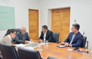 Alcalde de Victoria se reúne con Director Nacional de Vialidad para acelerar proyectos de pavimentación