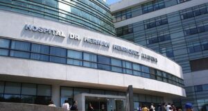 Suspenden a dos oncólogos del hospital regional de Temuco tras investigación por presuntas derivaciones a centro privado