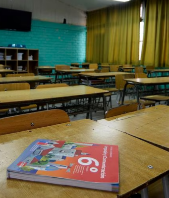 Funcionarios denuncian presunto acoso laboral y hostigamiento en liceo de Barros Arana