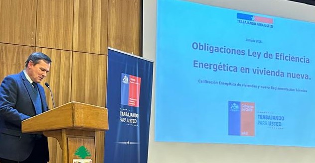 Seremi de Energía encabeza capacitación sobre de eficiencia energética para viviendas nuevas en Angol y Temuco