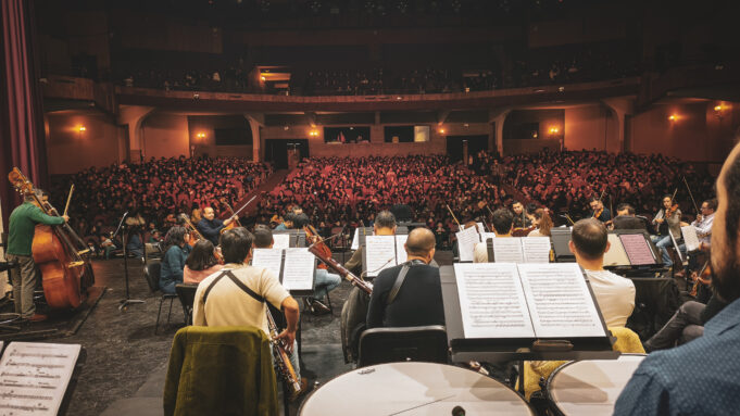 Más de mil estudiantes dieron vida al primer concierto del ciclo «Acerquémonos a la Música» 2026 de la Orquesta Filarmónica de Temuco