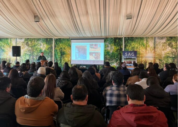 UST Temuco reunió a especialistas y autoridades en primera jornada regional sobre Influenza Aviar y vigilancia sanitaria