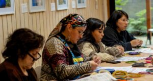 Abiertas las postulaciones a la 3ª edición del curso gratuito de gestión cultural y artesanía dirigido a mujeres artesanas del textil de Loncoche, Villarrica y Pucón