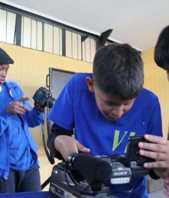 Taller audiovisual fortalece la creatividad y las habilidades comunicacionales de estudiantes de la escuela Valentín Letelier de Villarrica