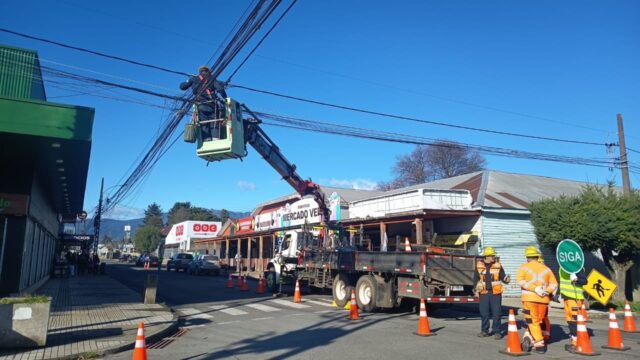 Frontel fortaleció red eléctrica del centro de la comuna de Cunco