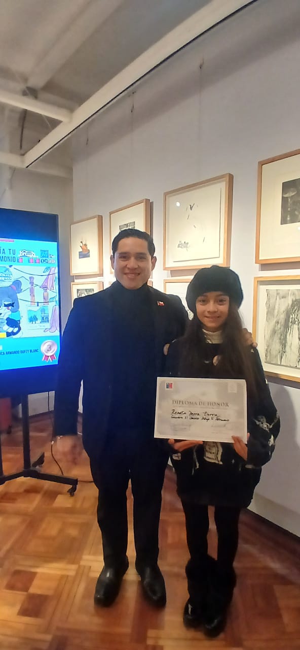 Estudiante de Pitrufquén obtuvo reconocimiento regional: dibujo inspirado en la comuna destaca en certamen patrimonial de La Araucanía