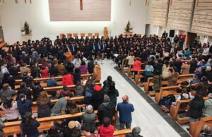 Voces llenaron la parroquia San Juan Evangelista de Pitrufquén en emotivo encuentro coral de música sacra