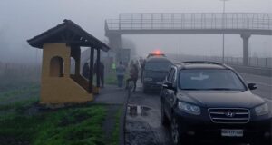 Menor resulta gravemente lesionada tras caer desde pasarela en acceso sur de Pitrufquén