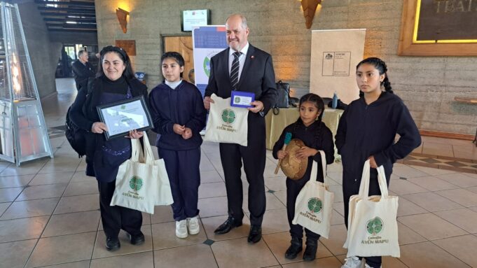 Colegio Ayün Mapu de Freire obtiene certificación de excelencia ambiental y se convierte en referente comunal en sustentabilidad