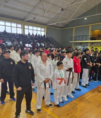 Karatecas de Gorbea destacan con seis podios en campeonato nacional disputado en la región de Los Ríos