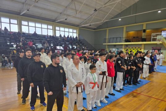 Karatecas de Gorbea destacan con seis podios en campeonato nacional disputado en la región de Los Ríos