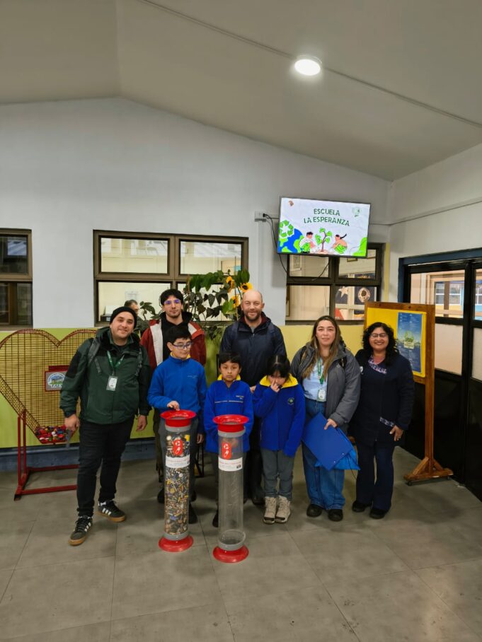 Municipalidad de Freire y Escuela La Esperanza de Radal se unen en el correcto manejo de residuos peligrosos