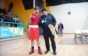 Joven boxeador de Pitrufquén celebra su primer triunfo como federado y proyecta su camino hacia el sudamericano