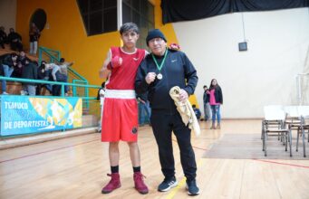 Joven boxeador de Pitrufquén celebra su primer triunfo como federado y proyecta su camino hacia el sudamericano