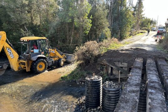 En Freire avanza reposición de puente en territorio Lolen para mejorar la conectividad de comunidades rurales