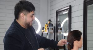 Jóvenes en reinserción social se certifican en barbería y proyectan nuevos caminos en Villarrica