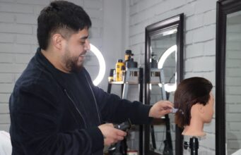 Jóvenes en reinserción social se certifican en barbería y proyectan nuevos caminos en Villarrica