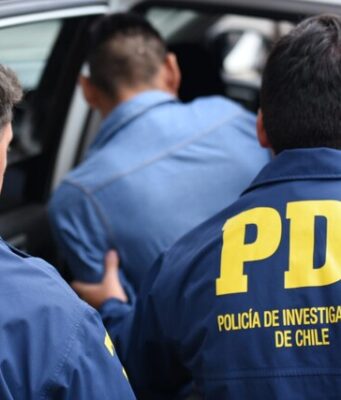 Dos ciudadanos venezolanos reciben notificación de expulsión tras fiscalización en Temuco