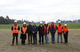 Autoridades regionales destacan el potencial energético de Malleco en visita a parque eólico