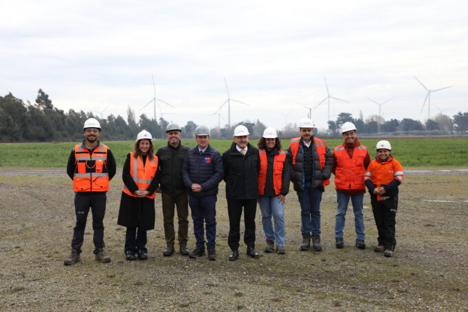 Autoridades regionales destacan el potencial energético de Malleco en visita a parque eólico