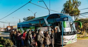 Último grupo de familias de Freire inicia viaje gracias al programa Vacaciones Familiares de SERNATUR