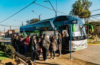 Último grupo de familias de Freire inicia viaje gracias al programa Vacaciones Familiares de SERNATUR