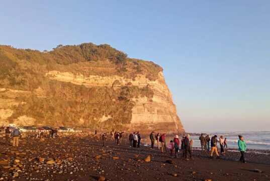 Vacaciones en la costa de La Araucanía: municipio de Freire acercó el turismo social a 100 vecinos gracias a SERNATUR